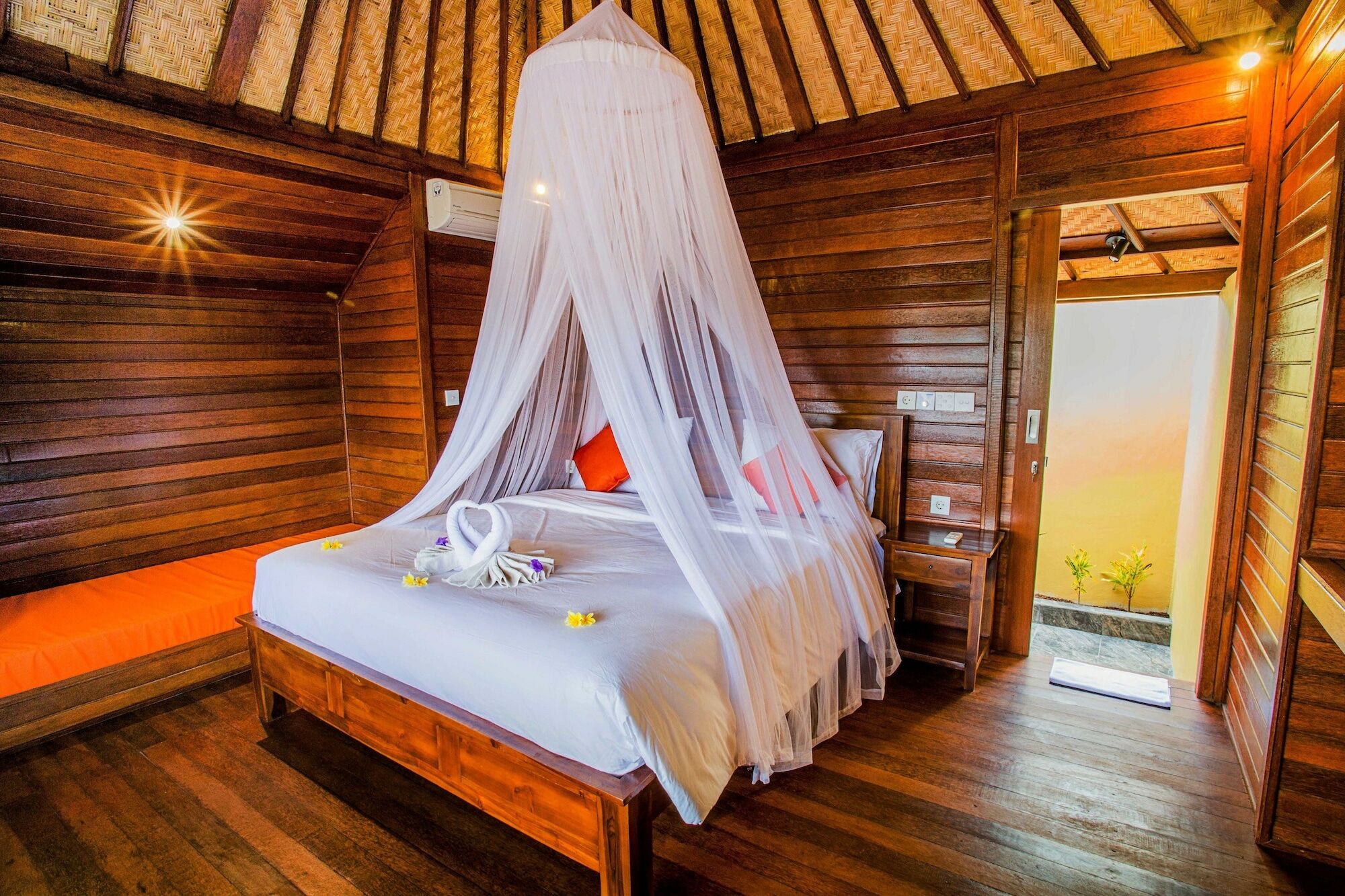 Samanta Huts Hotel Нуса Лембонган Екстериор снимка